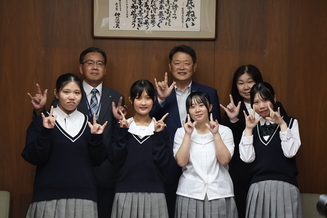 田鶴浜高校手話部の皆さん