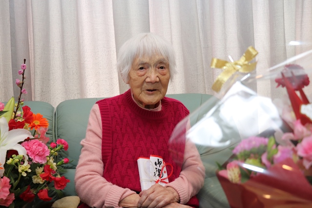 100歳を迎えた杉本さん