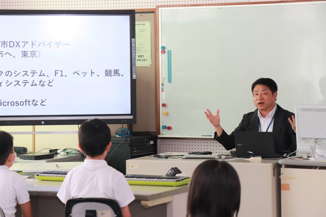 増田光弘さんと児童