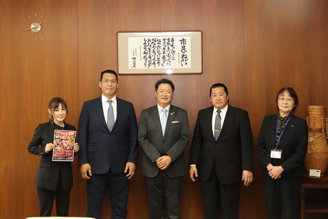 一行と茶谷市長と八崎教育長
