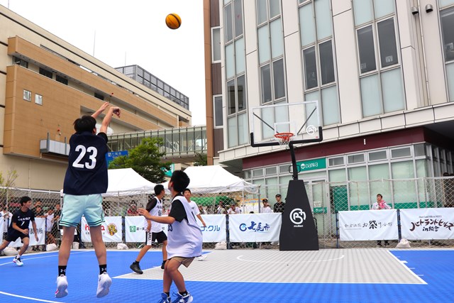 3人制バスケットボール「3x3」試合の様子