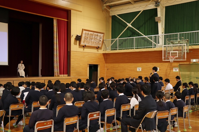 児童からの質問の様子
