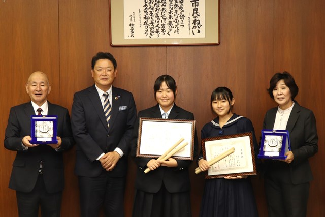 井上さん姉妹と茶谷市長