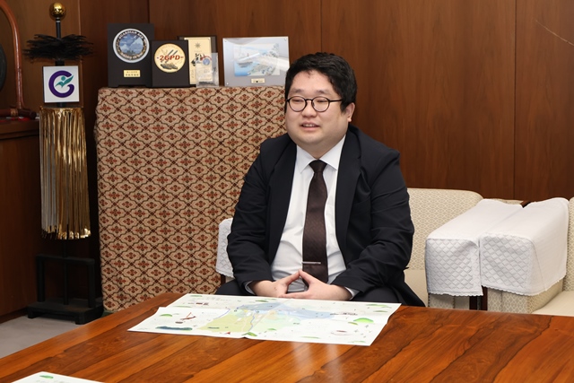 成果報告を行う高橋さん