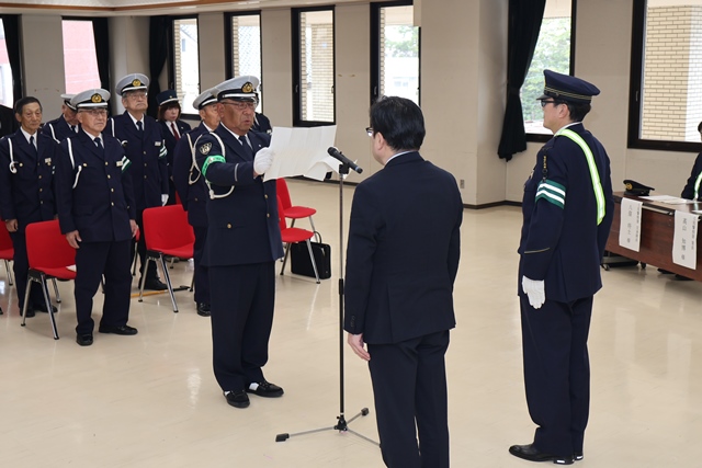 決意表明をする高澤隊長