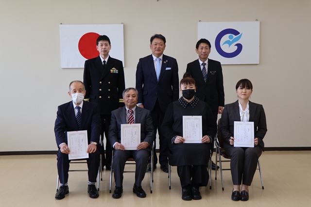 令和7年度より委嘱された相談員との集合写真