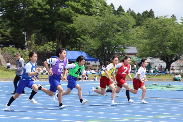 女子100メートル走スタートの瞬間