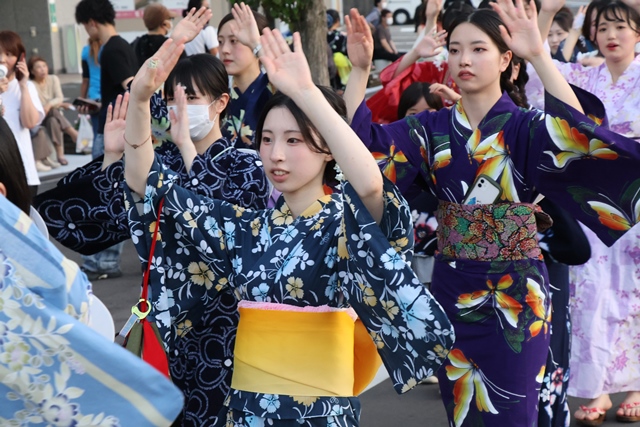 総踊り2