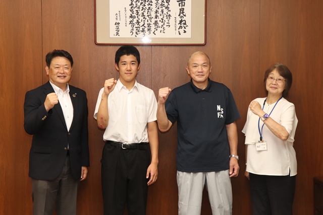 記念撮影の様子