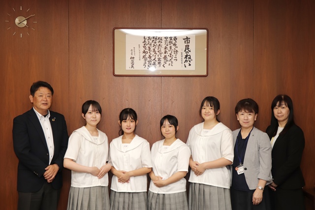記念撮影の様子