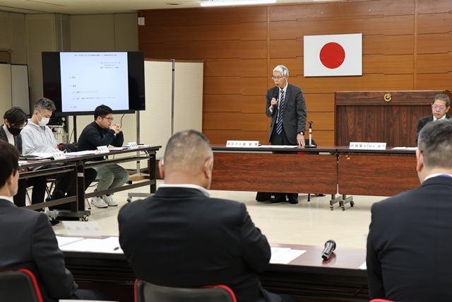 委員会の様子