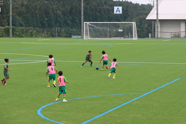プレーする子どもたち