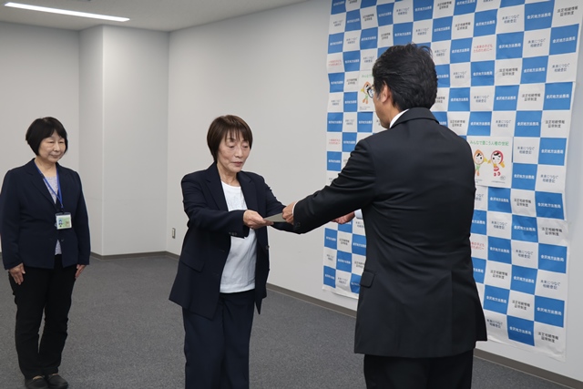 委嘱状交付の様子
