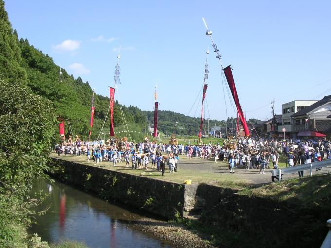 熊甲二十日祭りの枠旗行事